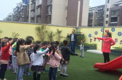 四川泸州张坝景区幼儿园：“跨界老师”来助学