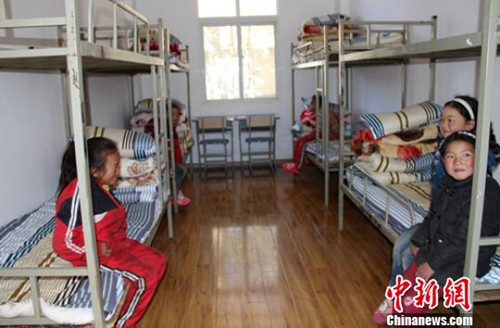 四川理塘官方回应：不存在学生缺少棉被等情况