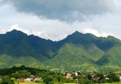 四川广元朝天区贫困村群众新年里谋脱贫