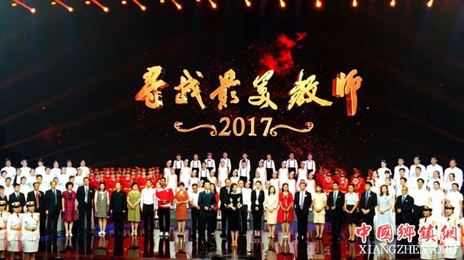 四川泸州古蔺县教师祝光权 用左手书写出“最美乡村教师”的美丽华章