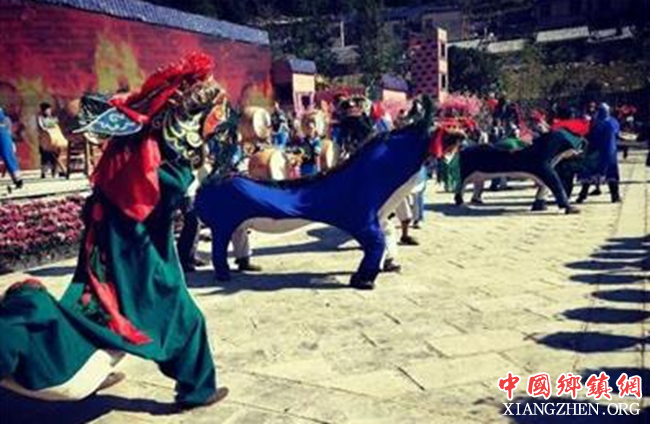 <b>湖南：凤凰探索“文旅农”融合脱贫致富路 促进经济发展</b>