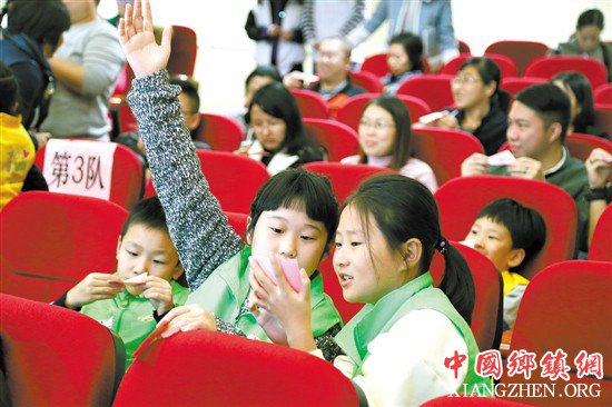 <b>携手解锁家庭幸福密码 换位思考很重要</b>