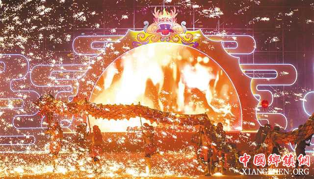 <b>铜梁龙舞激情启幕龙灯艺术节</b>