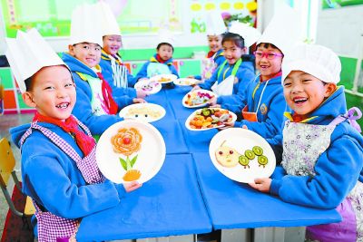 <b>学生劳动时间少 家长:学习压力大没有时间做</b>