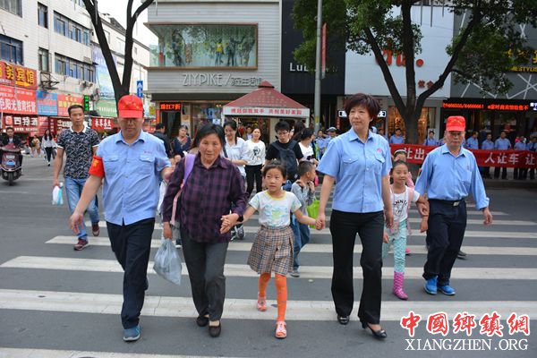 <b>从“礼让老人”刷屏看马路文明</b>