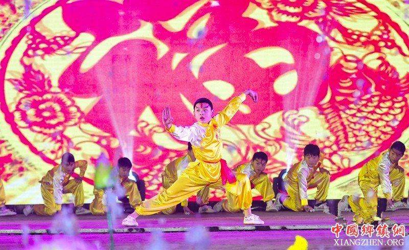 <b>广安首届乡村春晚举行 演绎原汁原味百姓故事</b>