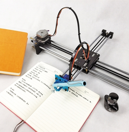 <b>初三女生网购机器人代写作业 该怪娃娃太懒？</b>