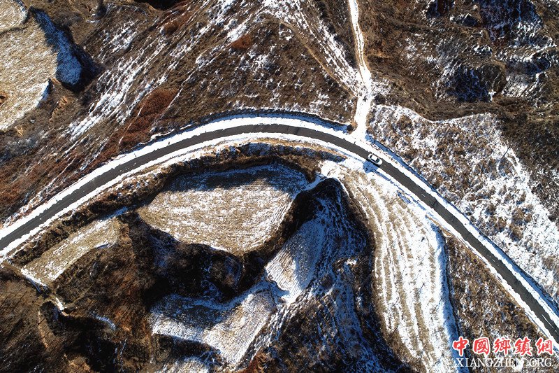 <b>一个小山村的脱贫故事</b>