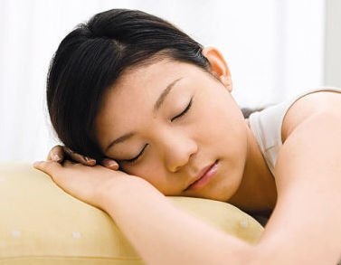 <b>适当午睡好处多多 最佳的午睡时间你知道吗？</b>