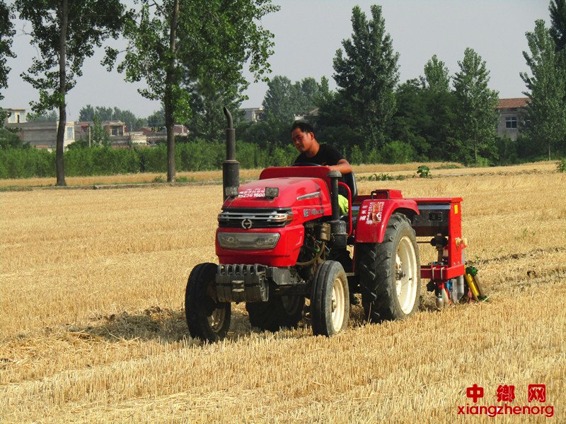 <b>雨后浓墒播种忙</b>