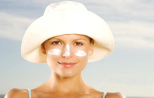 <b>防晒，男女老少都该做 晒伤了赶紧敷冷牛奶！</b>