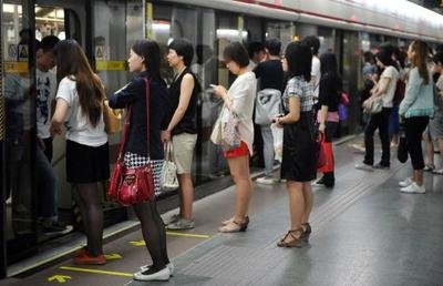 <b>“猎狼小组”呵护女性权利与尊严</b>