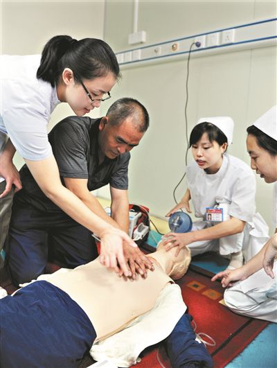 <b>医生提醒——头晕胸闷或是心跳骤停征兆</b>