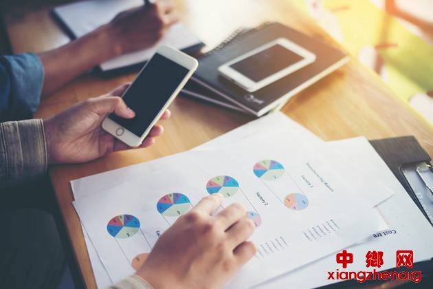 <b>中小银行股权频转让 “沙里淘金”正当时</b>