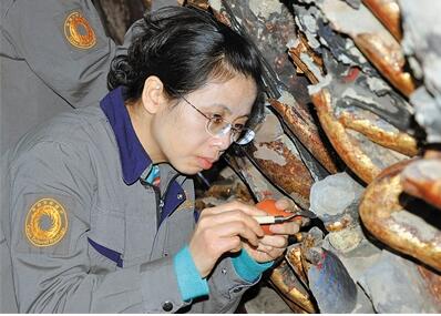 <b>陈卉丽：修复国宝千手观音的“石刻御医”</b>