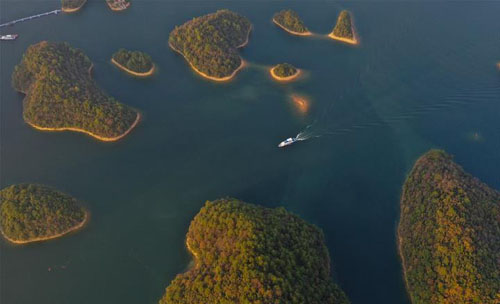 <b>庐山西海景如画</b>