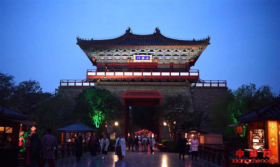 “夜经济”点亮古都开封