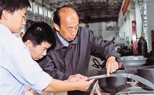 不老的“钢铁侠”：中国工程院院士王国栋