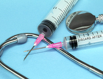 <b>两部委要求落实救治费用补助政策</b>