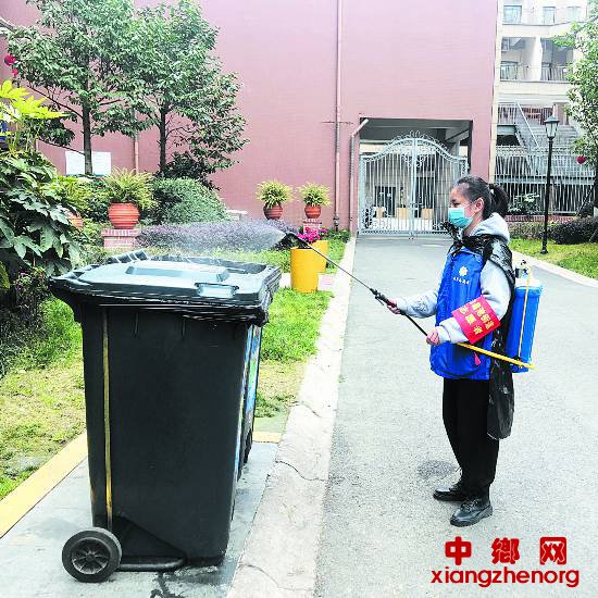 <b>她用汗水书写“00后”担当</b>