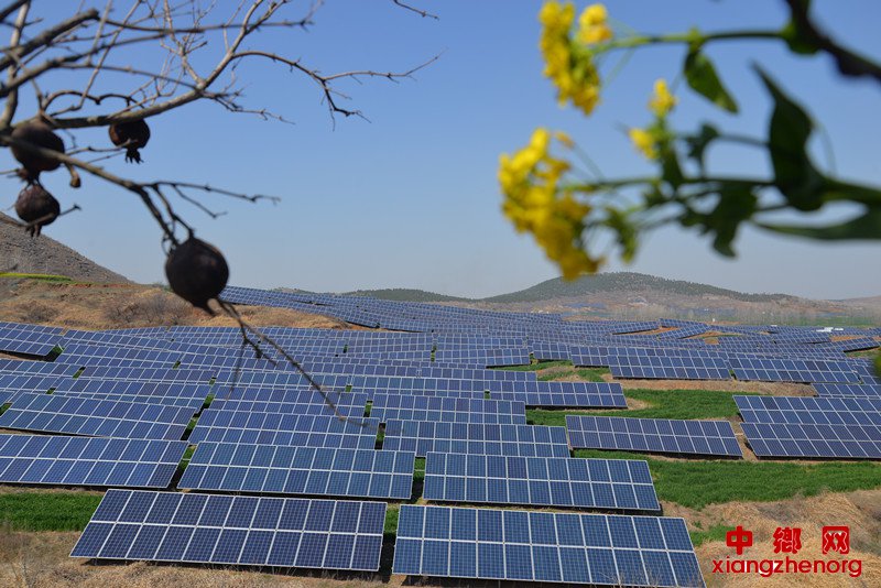 <b>荒山建光伏 环保又惠民</b>