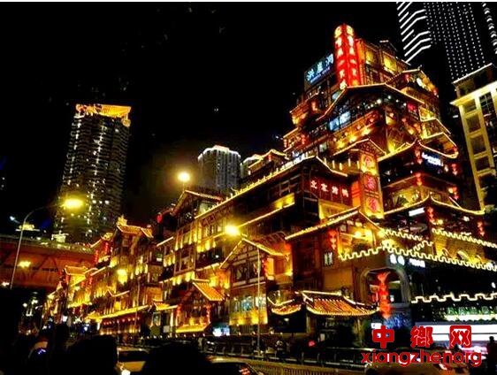 <b>洪崖洞景区3月21日恢复对外开放</b>