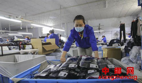 <b>山东临沂：扶贫车间复产忙</b>