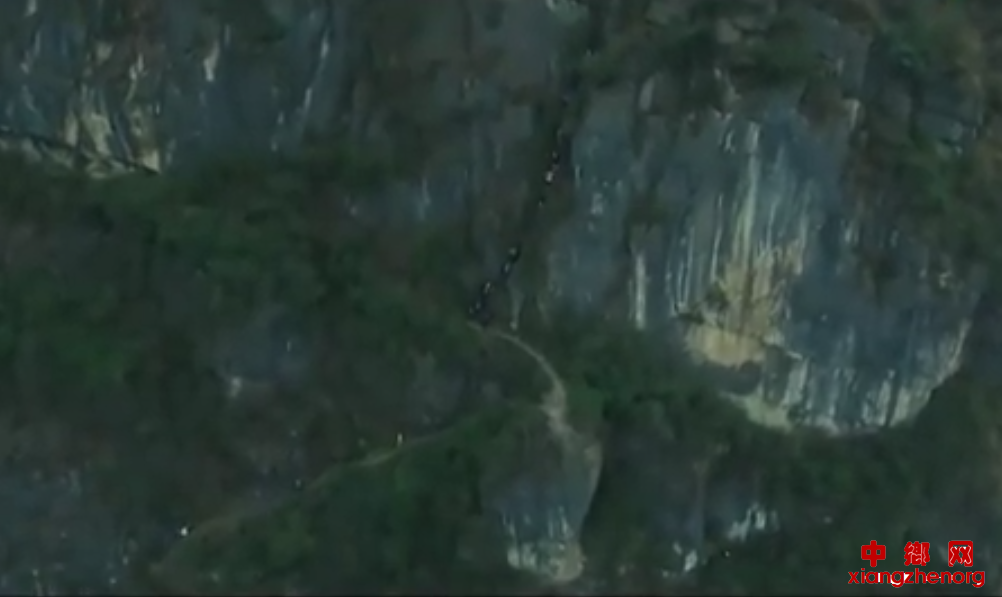 <b>再见大山！四川凉山“悬崖村”84户贫困户搬新家</b>