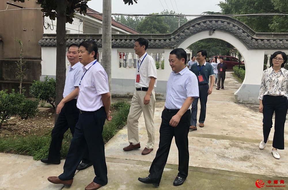 <b>安徽庐江：庐江县人大调研郭河镇养老事业发展情况</b>