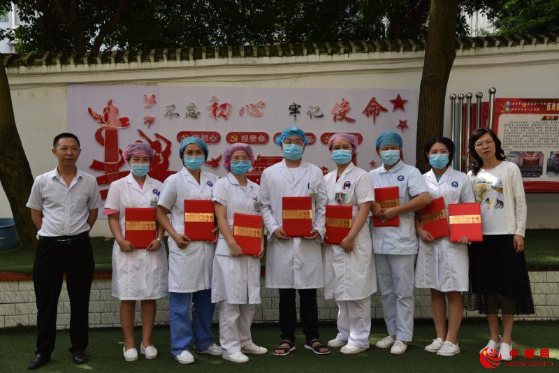 <b>致敬抗疫英雄！贵州省安顺市  为援鄂医务工作者建立活性成长态档案</b>