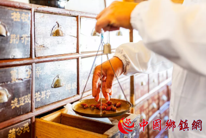 畅通堵点做好中医药服务