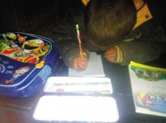 <b>四川遭驱逐艾滋男童入学 引同班学生家长担忧</b>