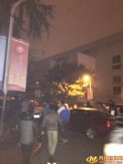<b>成都：女贼偷车被百余武术散打学生包围</b>