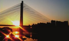<b>宜宾现最美夕阳 “四日同辉”令人惊叹</b>
