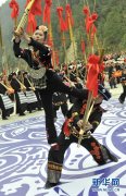 <b>贵州雷山南猛苗寨举行芦笙舞传承大赛（图）</b>