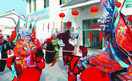 二等奖作品《小马灯闹新春》