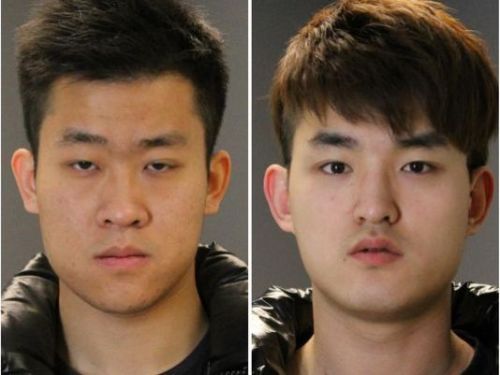 被称组“城管帮”的中国留美学生李梦龙(左)和高山(右)