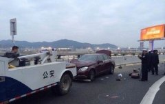<b>深圳：90后女生驾豪车将多人撞下桥 致9死23伤</b>