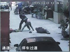 <b>四川南充：＂跨栏警察＂飞奔追贼走红网络</b>