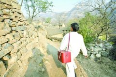 <b>国办印发意见“把村医留住” 加大补偿补助力度</b>