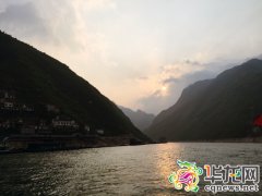 <b>神女峰机场或于2017年底运行 景区建190米高电梯</b>
