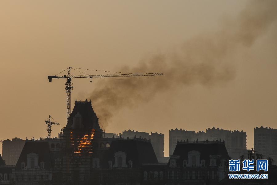 （突发事件）贵阳花果园楼盘一在建高楼发生大火