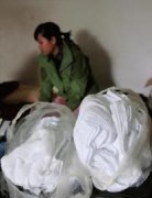 <b>25岁女孩患怪病一动就流汗 一天要换18套衣服</b>