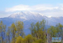 <b>北京延庆出现“海坨戴雪”美景</b>