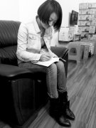 <b>26岁山妹子三次暂别母校 休学挣钱供弟弟读书</b>