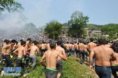 <b>广西三江举行盛大花炮节狂欢“三月三”</b>