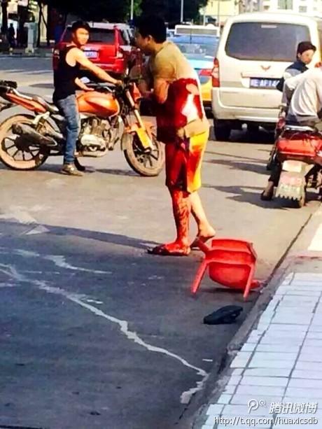 四川泸州城区发生砍人事件 3男1女被砍伤