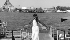 <b>女大学生穷游227市 网友质疑“去外面鬼混”</b>