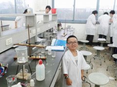 <b>川大袖珍学霸身高1.1米 研发APP获国家级项目投资</b>