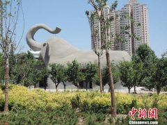 <b>郑州别出心裁造“大象”公厕</b>
